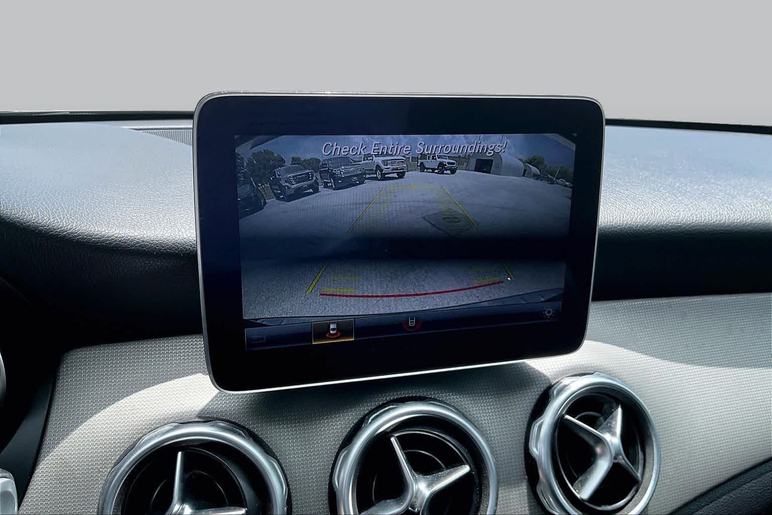 Used 2020 Black Mercedes-Benz GLA 250 image 26