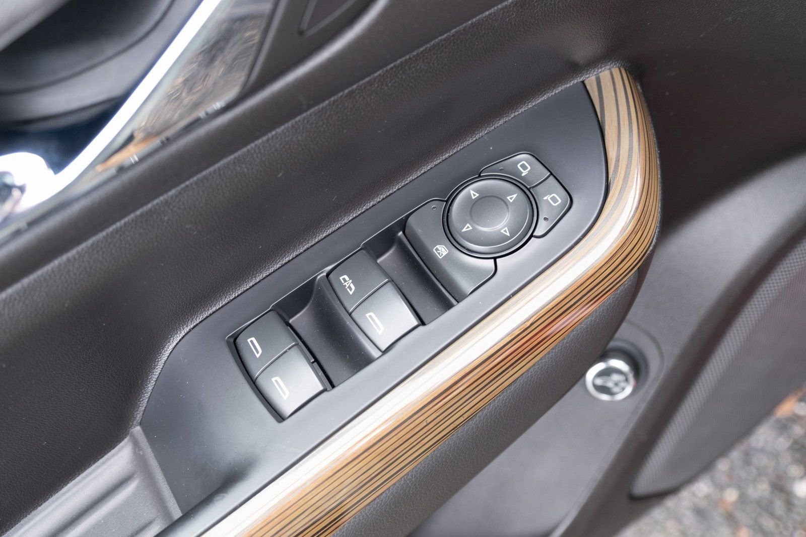 2022 GMC Acadia SLE - Photo 15