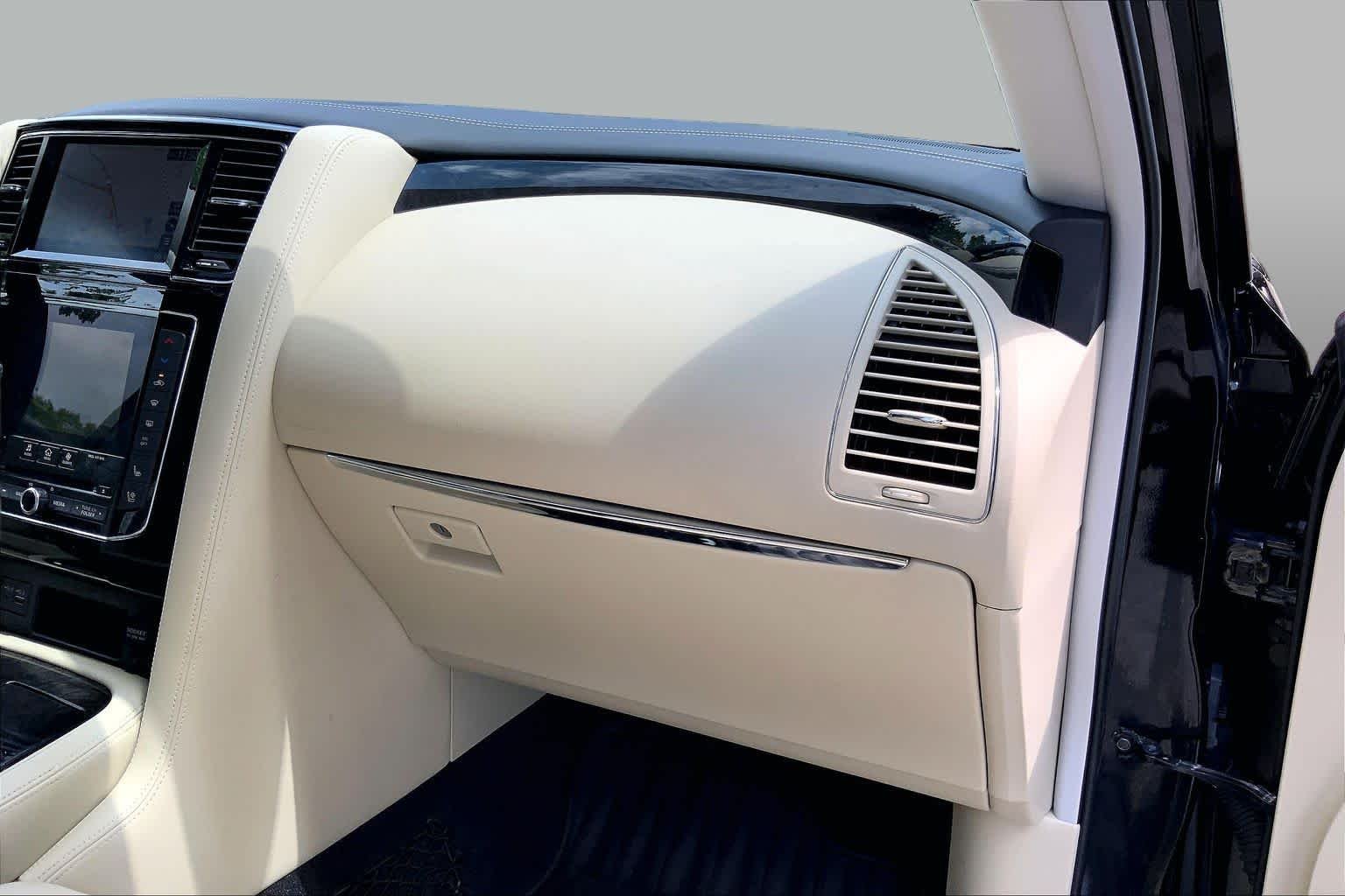 Used 2020 Mineral Black INFINITI LUXE image 19