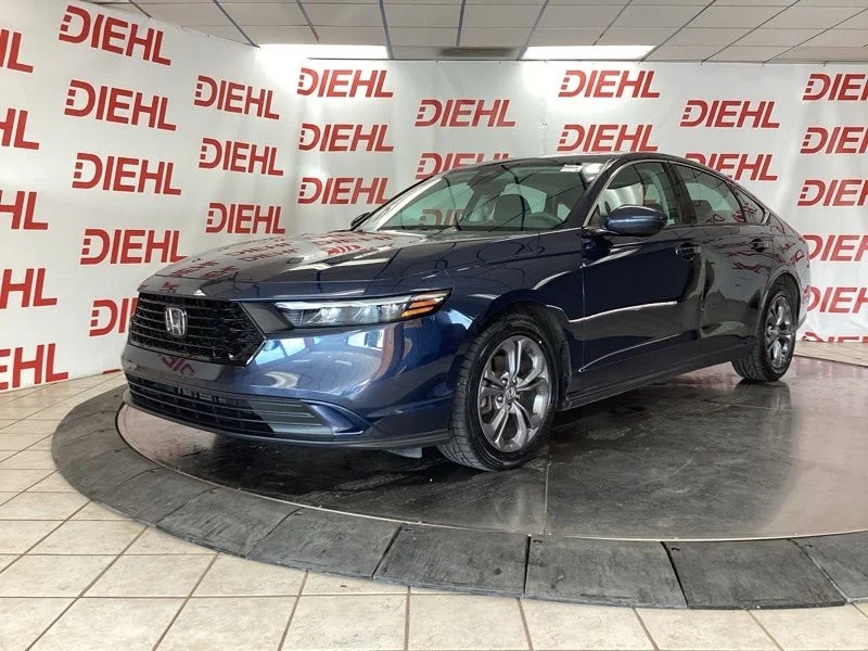 Used 2023  Honda EX image 3