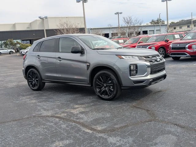 New 2027 Gray Mitsubishi 2.0 LE image 4