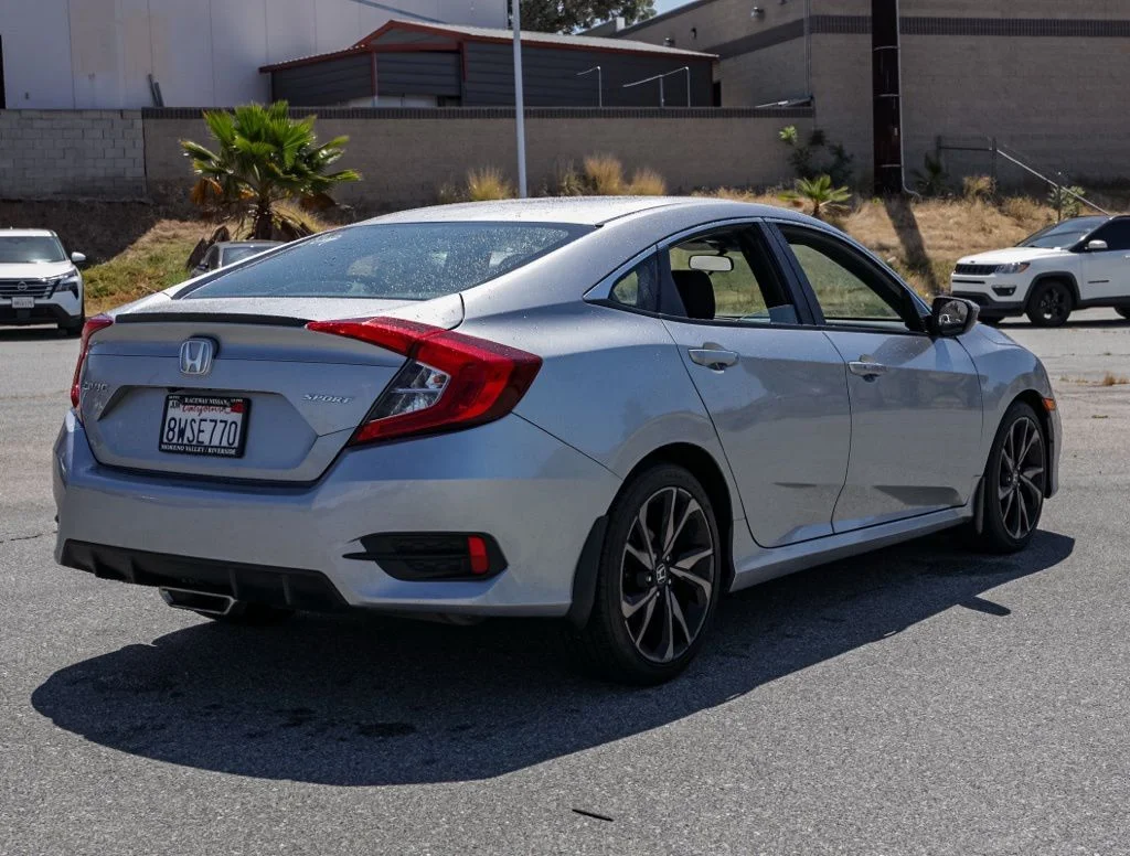 Used 2021  Honda Sport image 3