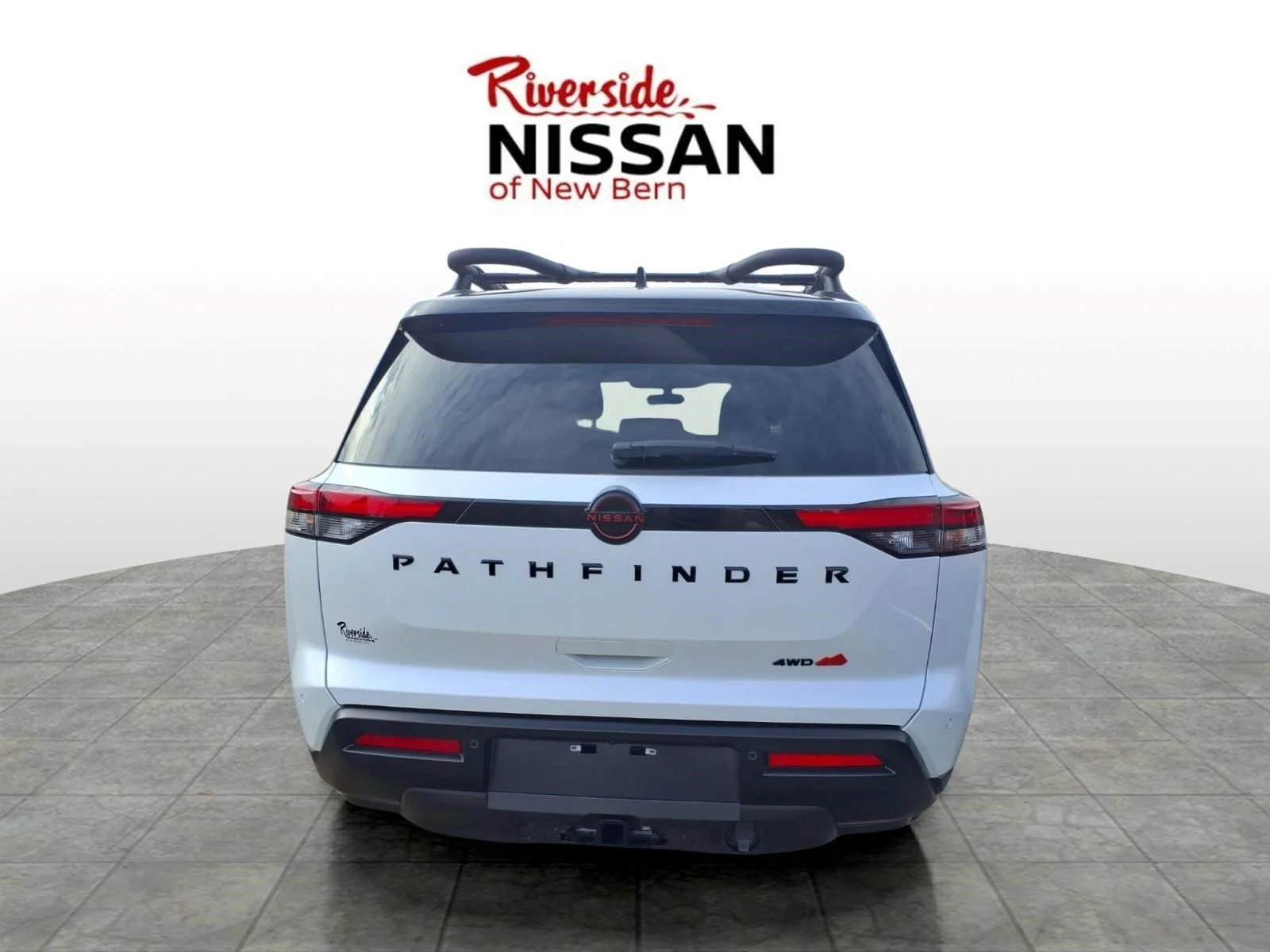 New 2026 Everest White Pearl TriCoat / Super Black Two-tone Nissan Rock Creek® image 2