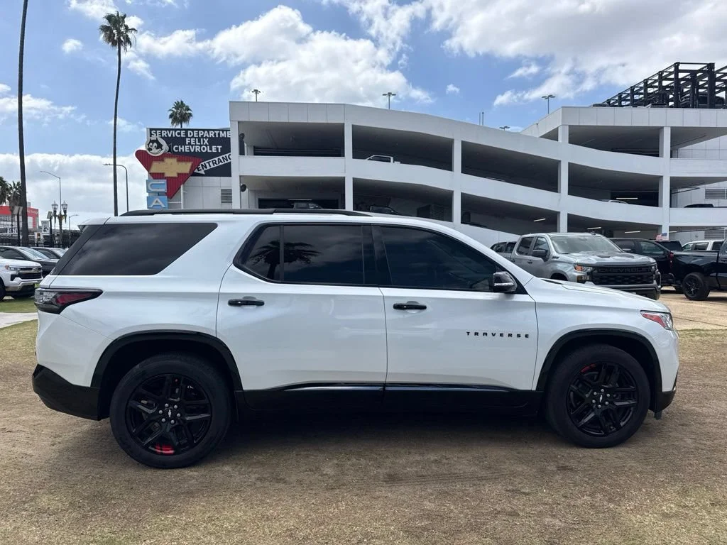 Used 2019 IRIDESCENT PEARL TRICOAT Chevrolet Premier image 4