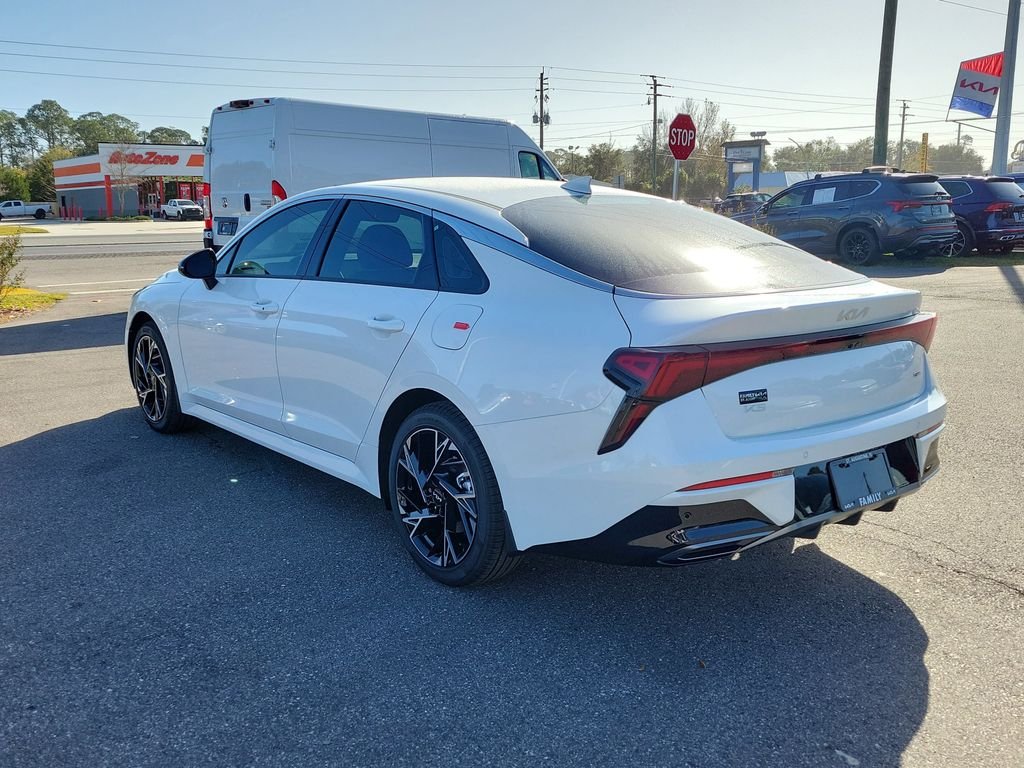 New 2026 White Kia GT-Line image 4