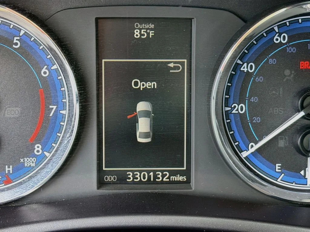 Used 2017 Slate Metallic Toyota L image 35
