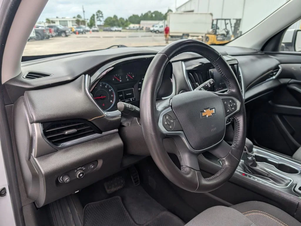 Used 2021 White Chevrolet LT image 26