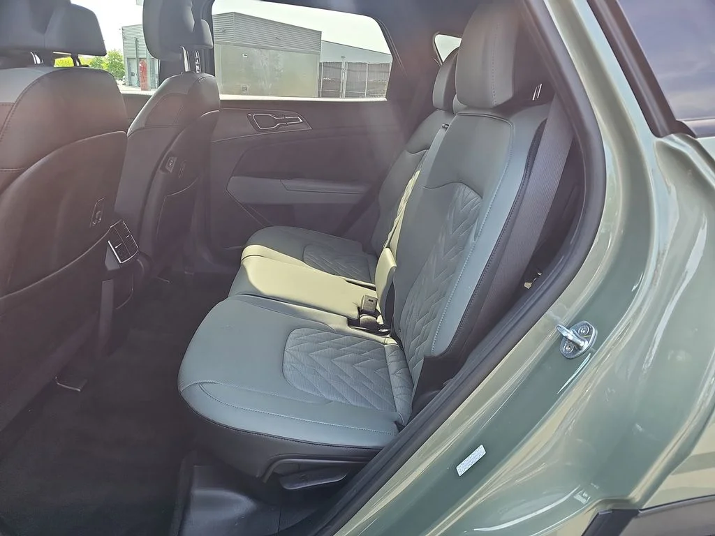 Used 2023 Green Kia X-Pro Prestige image 14