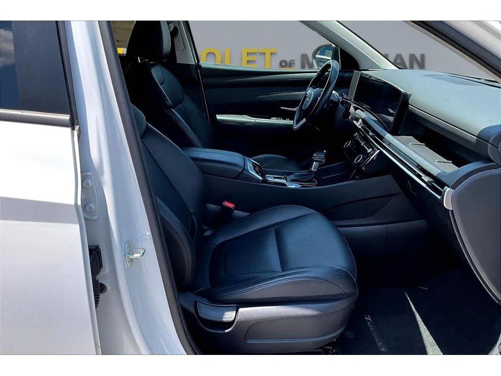 Used 2025  Hyundai SEL Convenience image 6