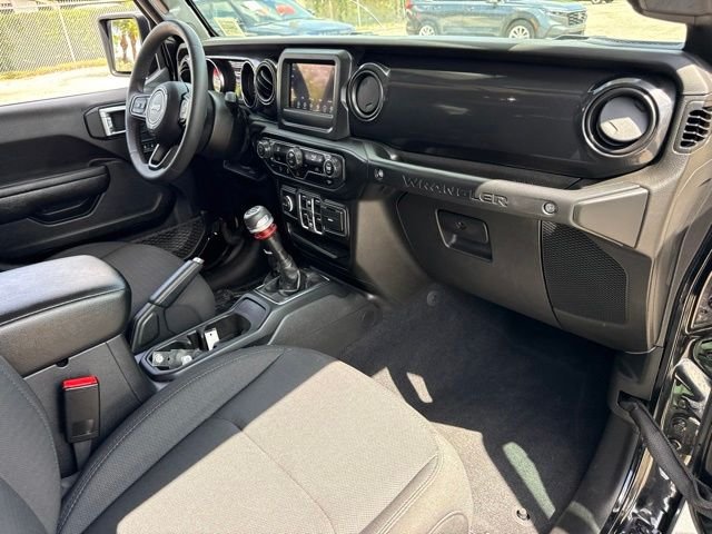 2023 Jeep Wrangler 4-Door Altitude - Photo 23