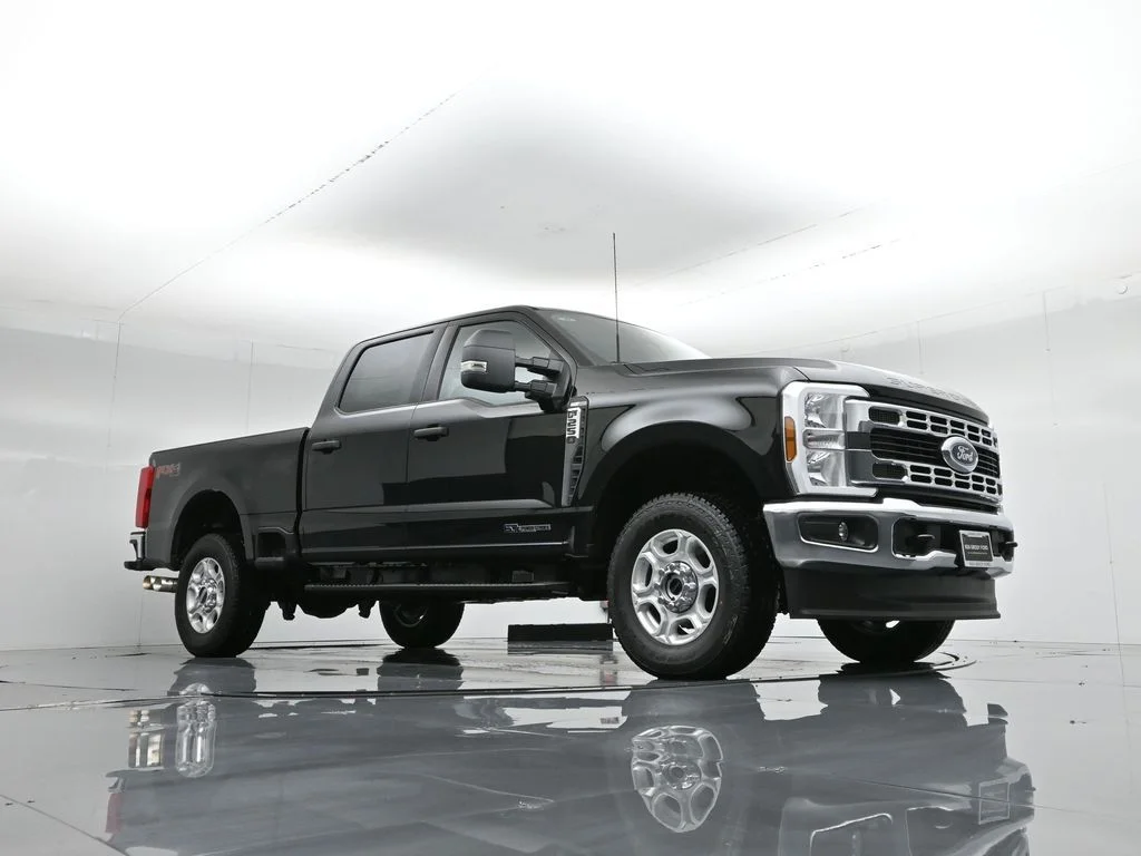 New 2026 Agate Black Metallic Ford XLT image 46