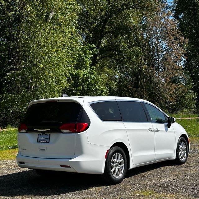 Used 2023 Bright White Clearcoat Chrysler LX image 10