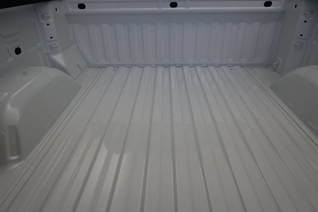 New 2026 Summit White Chevrolet LT (2FL) image 20
