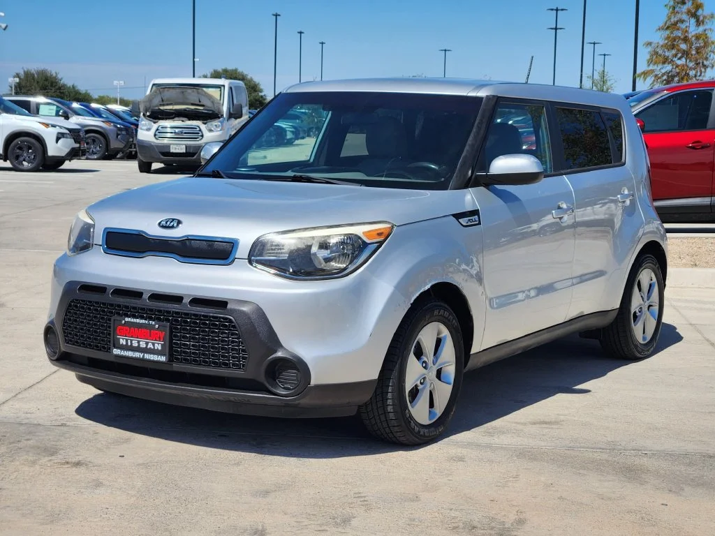 Used 2015 Kia Soul Base with VIN KNDJN2A26F7766140 for sale in Granbury, TX