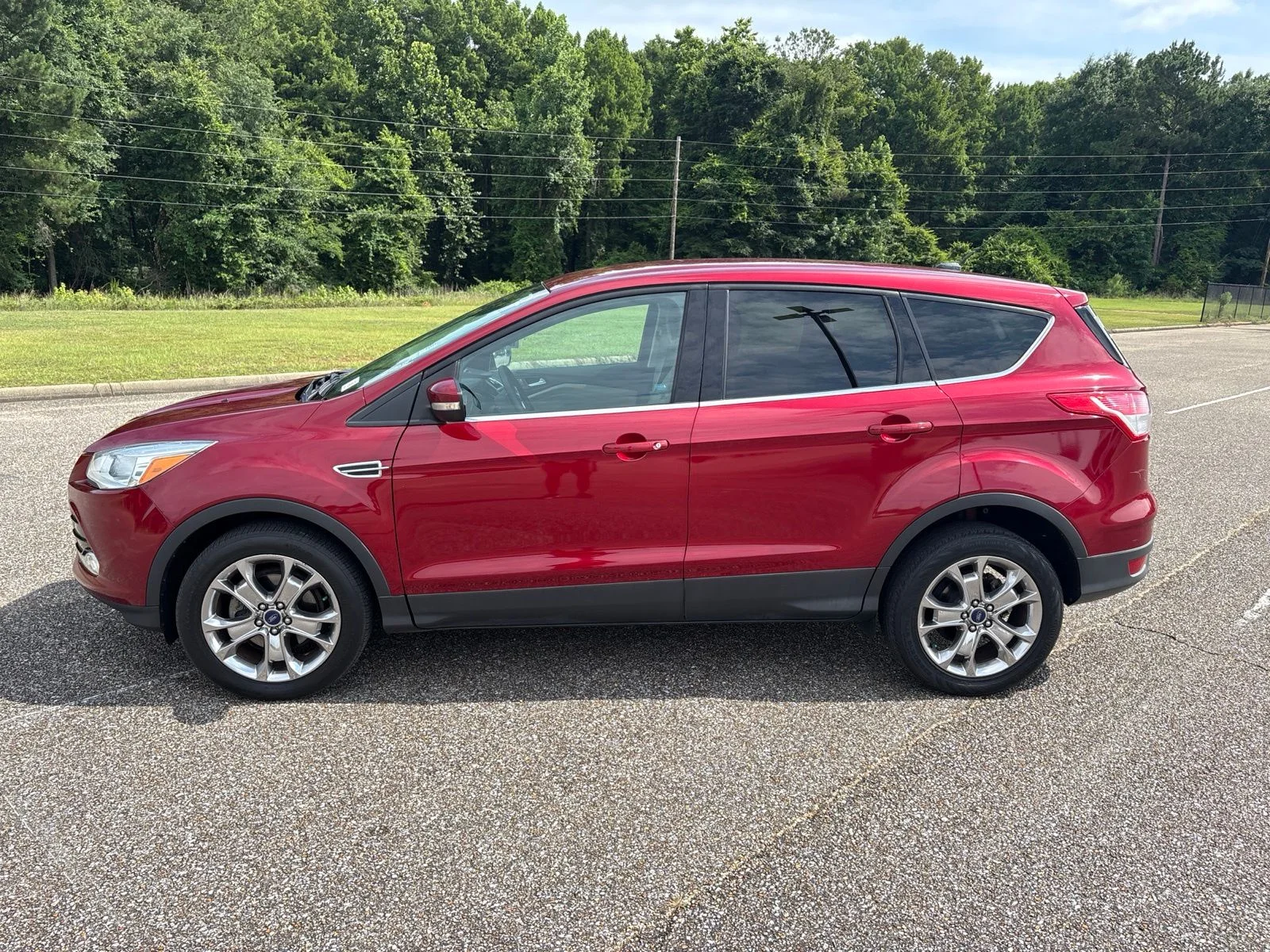 Used 2013 Red Ford SEL image 1