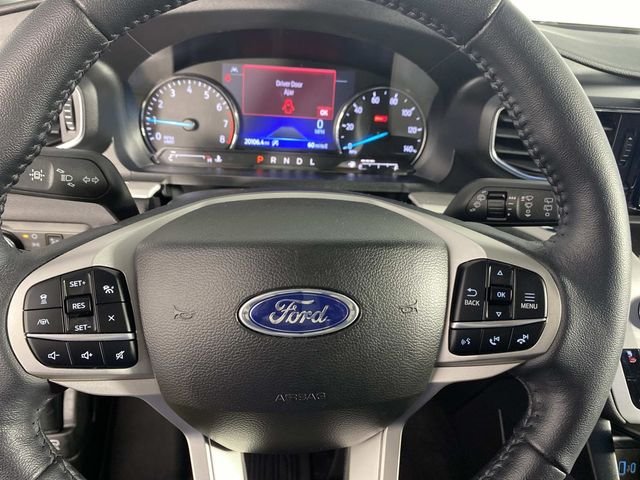 Used 2023 Black Ford XLT image 16