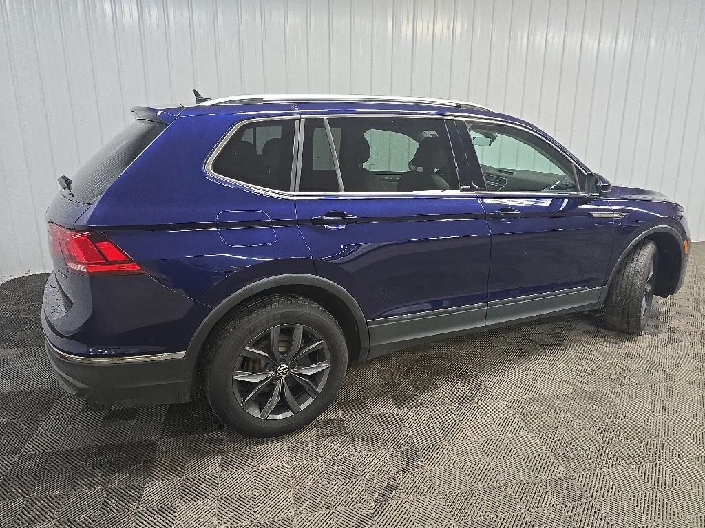 Used 2022 Blue Volkswagen 2.0T SE image 3