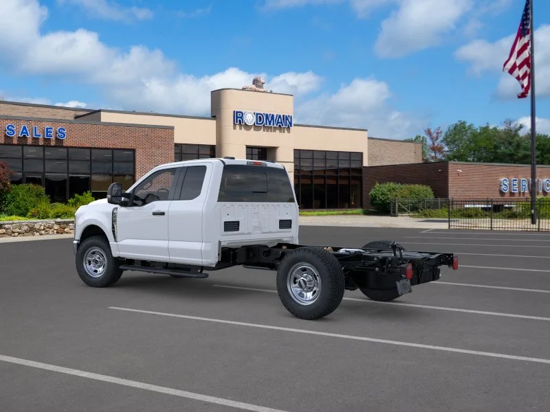 New 2026 Oxford White Ford F-350® XL image 4