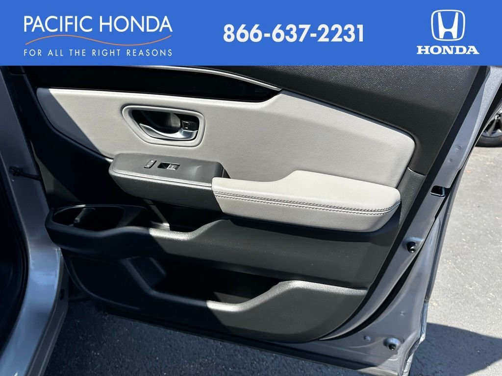 Used 2023  Honda Touring image 14