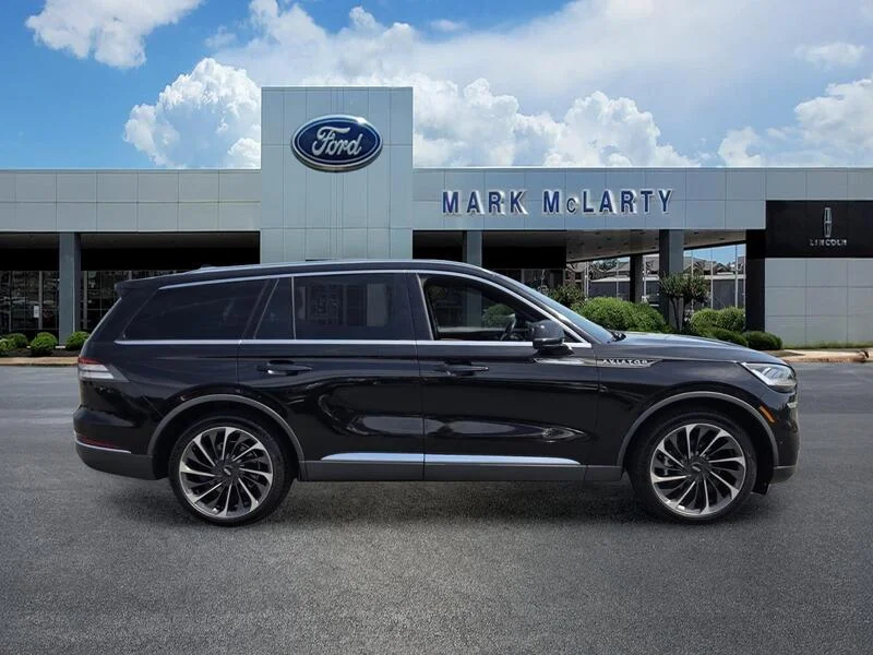 Used 2021 Black LINCOLN RESERVE AWD image 6