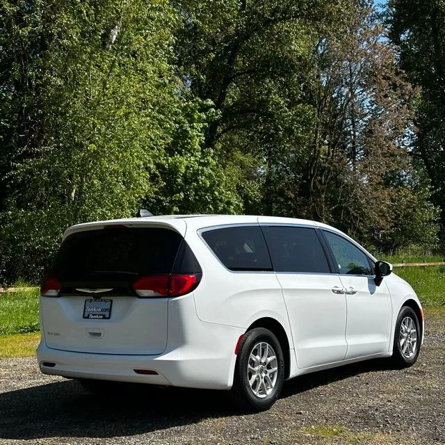 Used 2023 Bright White Clearcoat Chrysler LX image 10