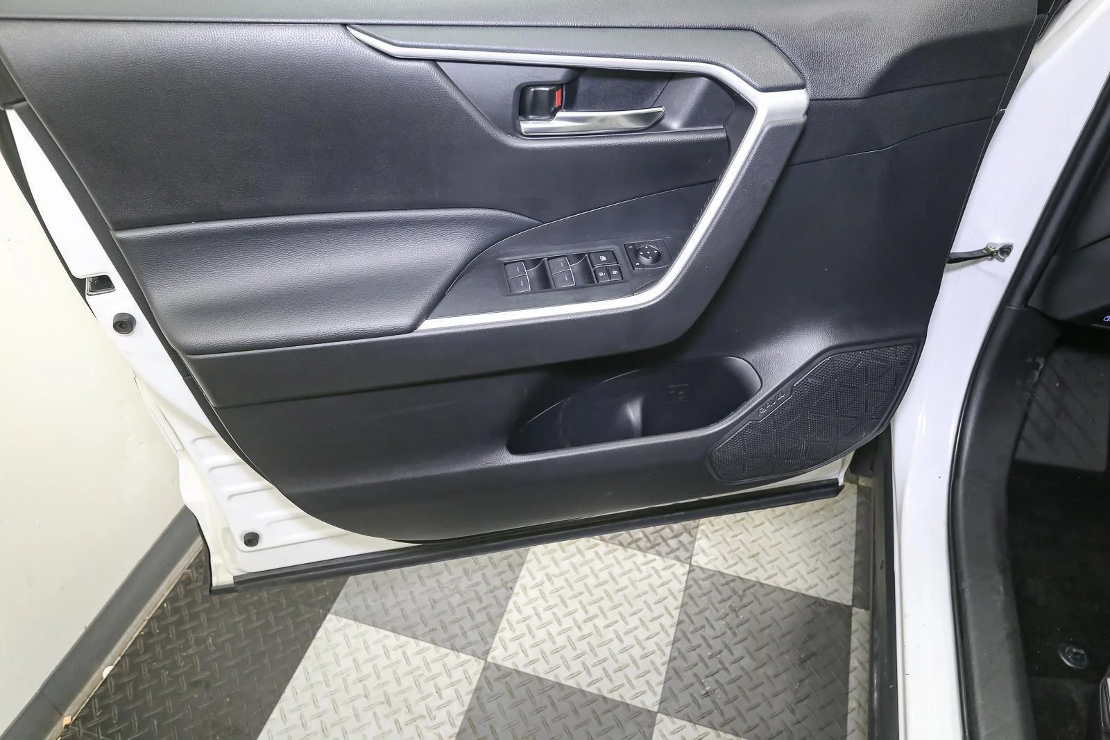 Certified Used 2022 White Toyota XLE image 43