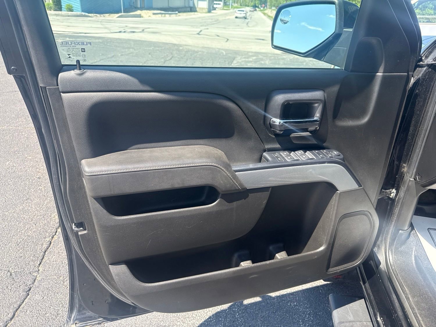 Used 2017 Black Chevrolet LT image 11