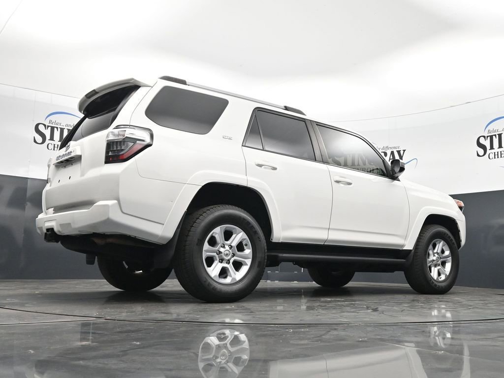 Used 2020 White Toyota SR5 image 32