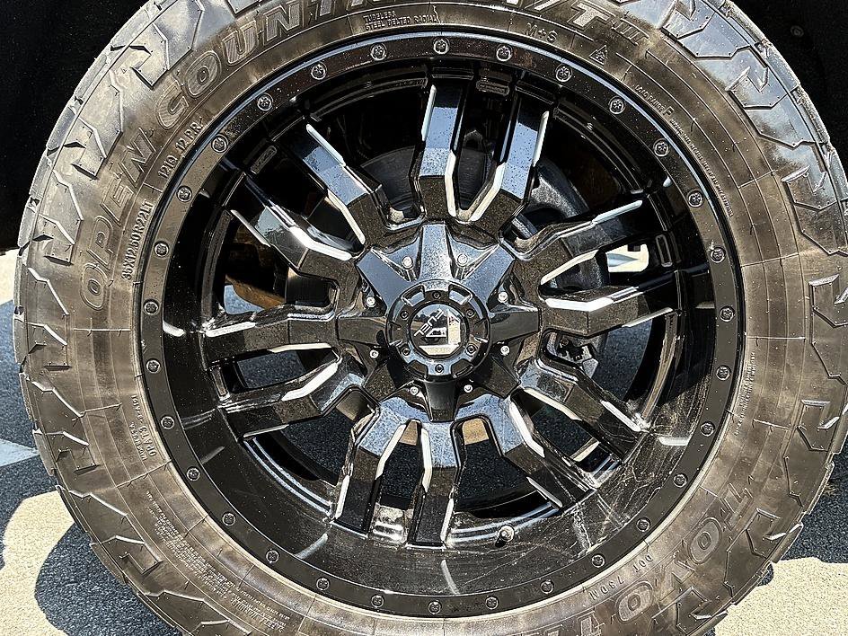 Used 2021 Ebony Twilight Metallic GMC Denali image 7