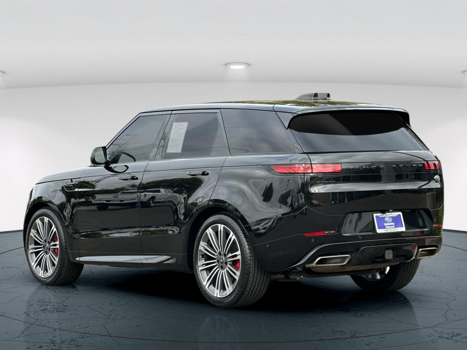 Used 2023 Santorini Black Metallic Land Rover SE Dynamic 4D Sport Utility image 4
