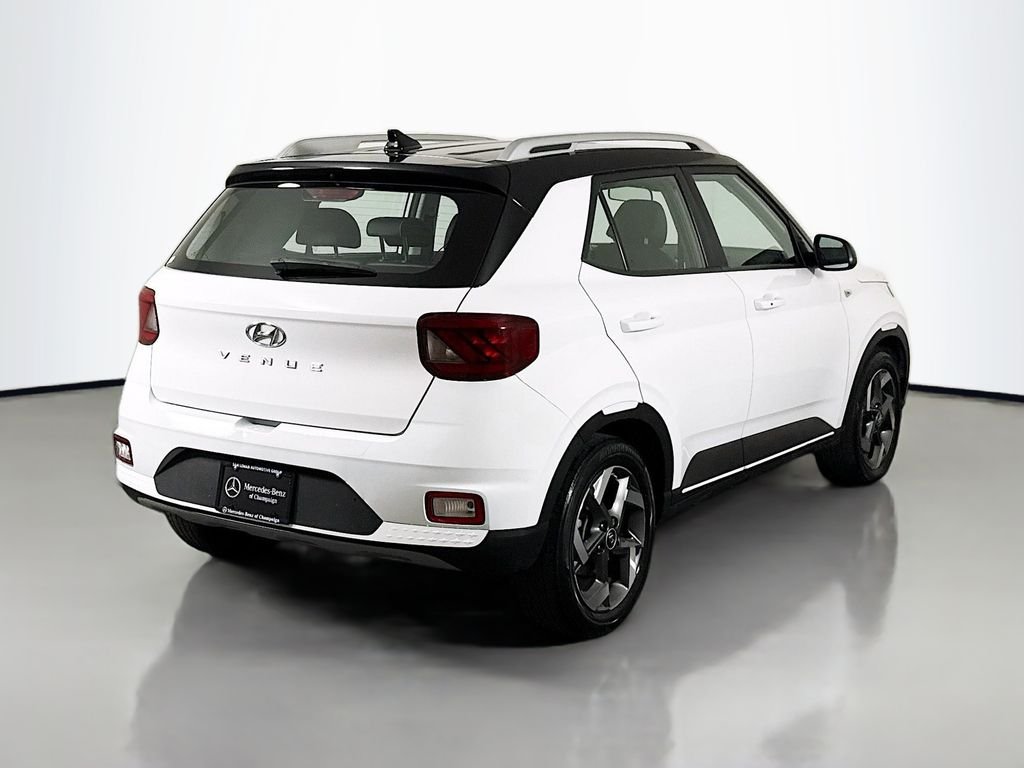 Used 2022 White Hyundai Limited image 7