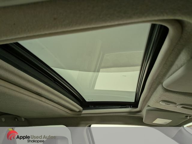 Used 2012 White Nissan SL image 40