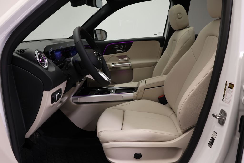 Used 2026 Night Black Mercedes-Benz GLB 250 image 39