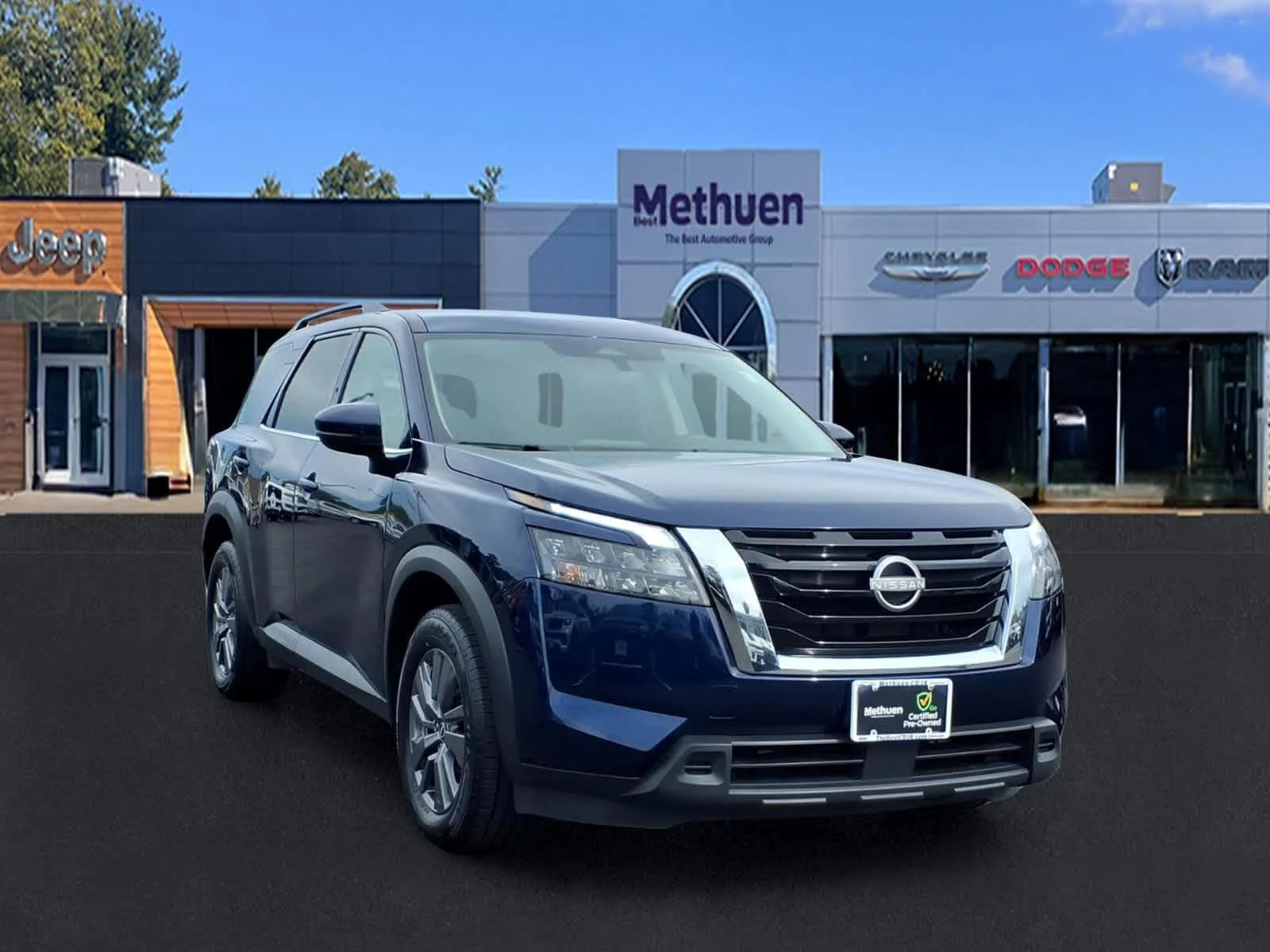 2024 Nissan Pathfinder SV 4WD's photo