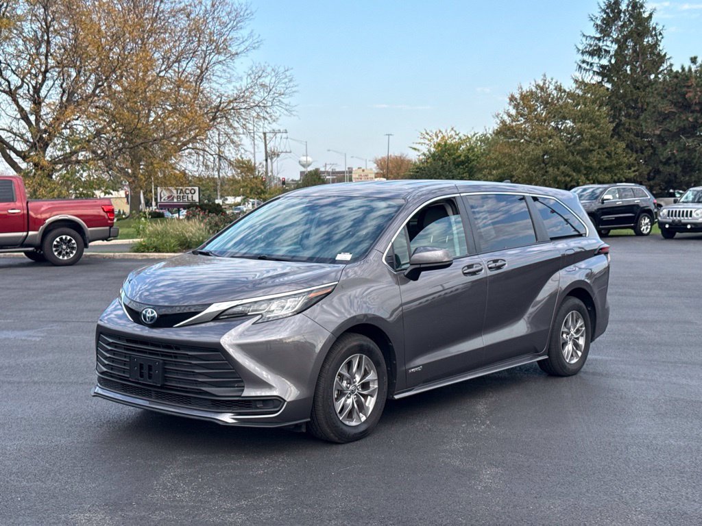 2021 Toyota Sienna LE