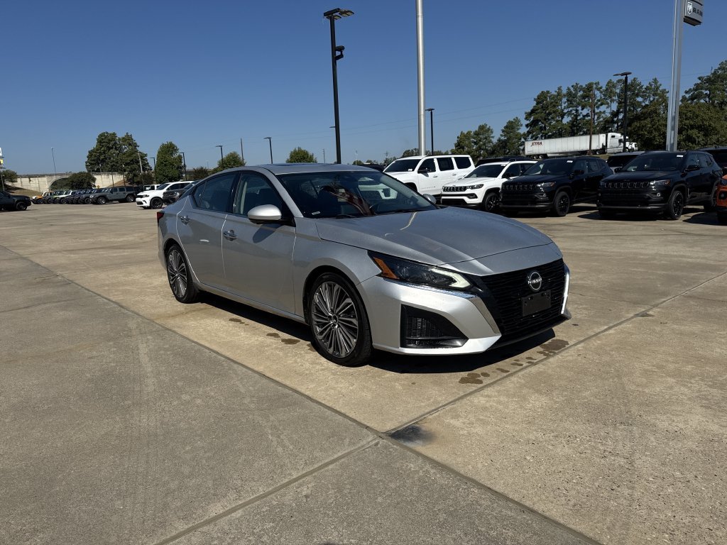 Used 2023 Silver Nissan 2.5 SL image 3