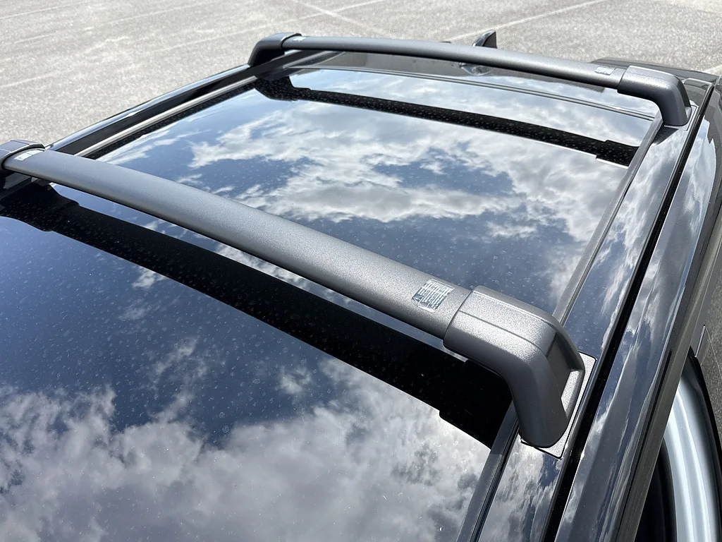 New 2026 Wind Chill Pearl w/Midnight Black Metallic Roof Toyota XSE image 27