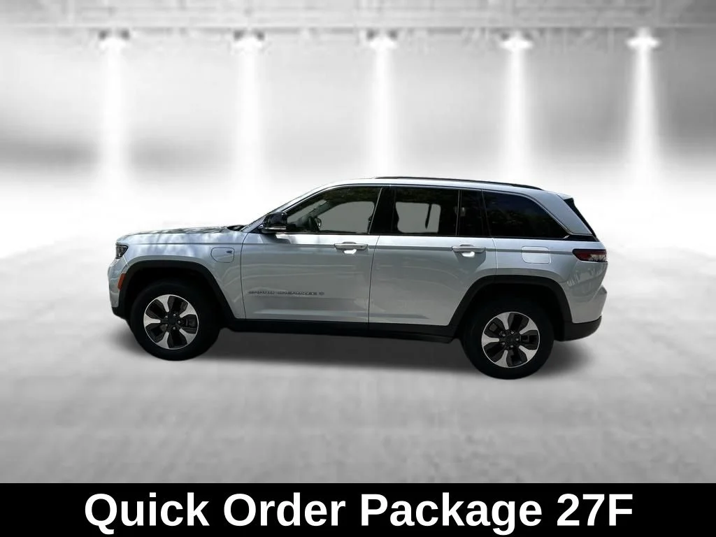 Used 2023 Silver Jeep 4xe image 4