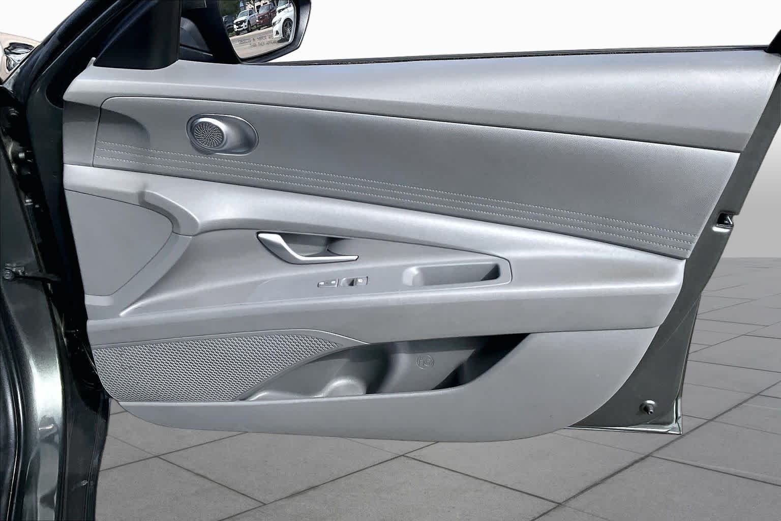 Used 2024 Amazon Gray Hyundai SEL image 21