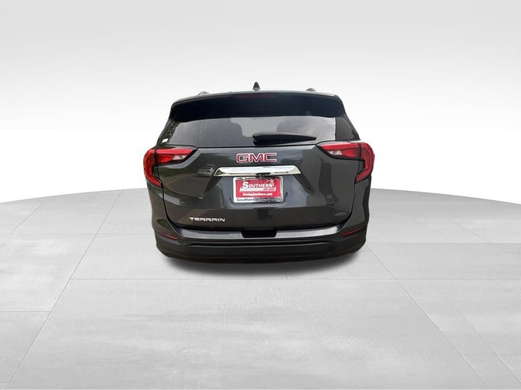 Used 2020 GRAPHITE GRAY METALLIC GMC SLE image 7