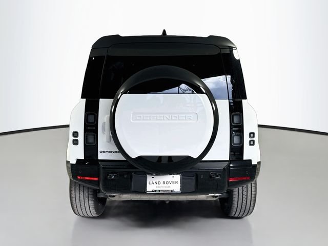 New 2026 Fuji White Land Rover X-Dynamic SE image 6