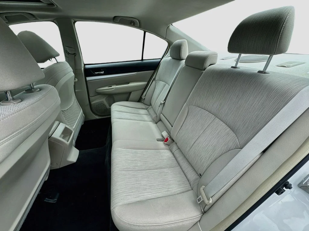 Used 2013 White Subaru 2.5i image 28