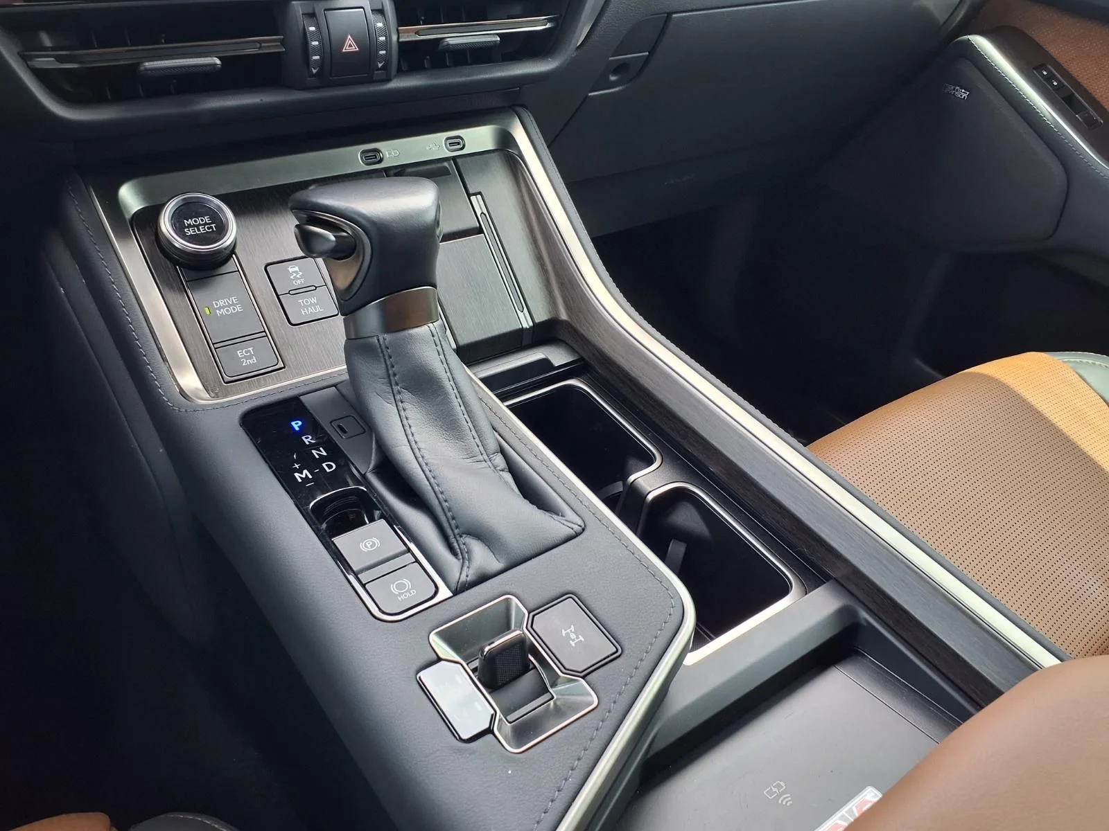 Used 2024 Black Lexus 550 Luxury image 27