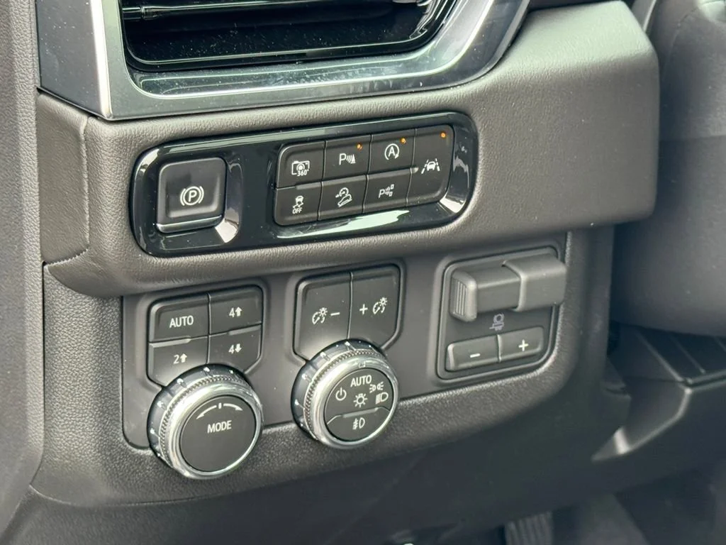 New 2026 Onyx Black GMC Elevation image 19