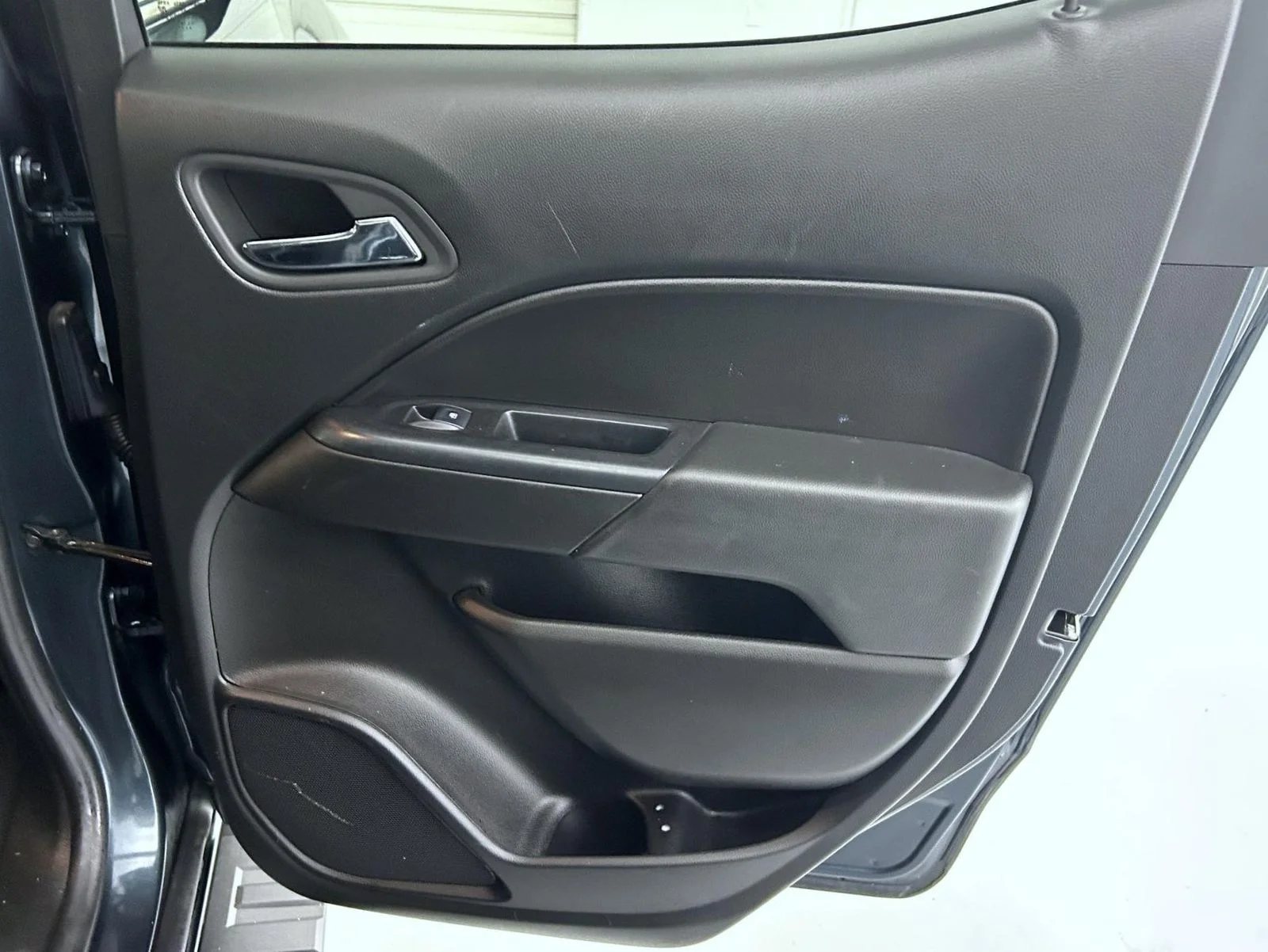 Used 2019 Gray Chevrolet LT image 17