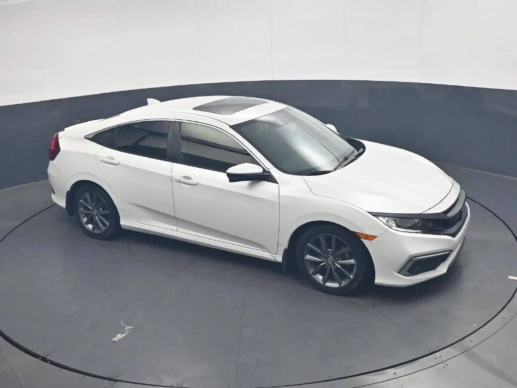 Used 2019  Honda EX image 17