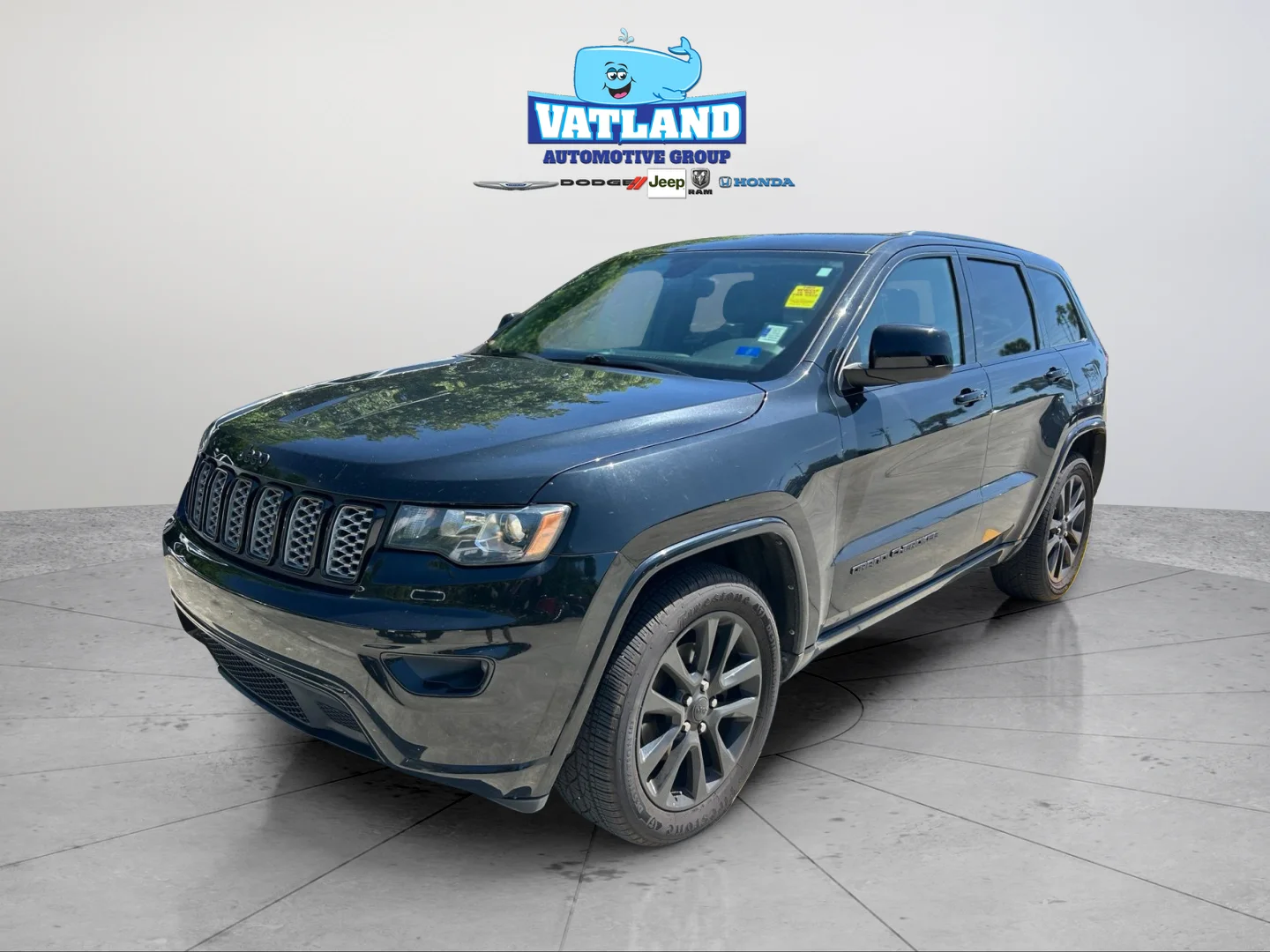 Used 2018 Diamond Black Jeep Altitude image 20