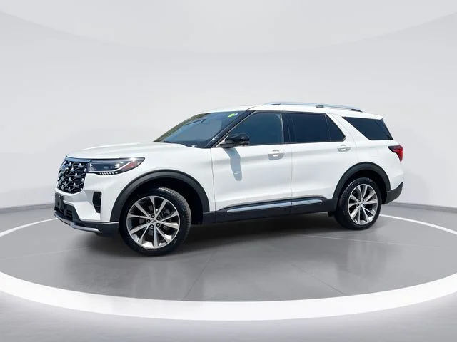 Used 2025 White Ford Platinum image 1