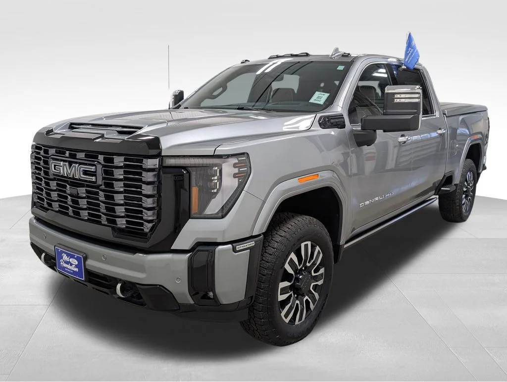 Used 2025 Sterling GMC Denali Ultimate image 21