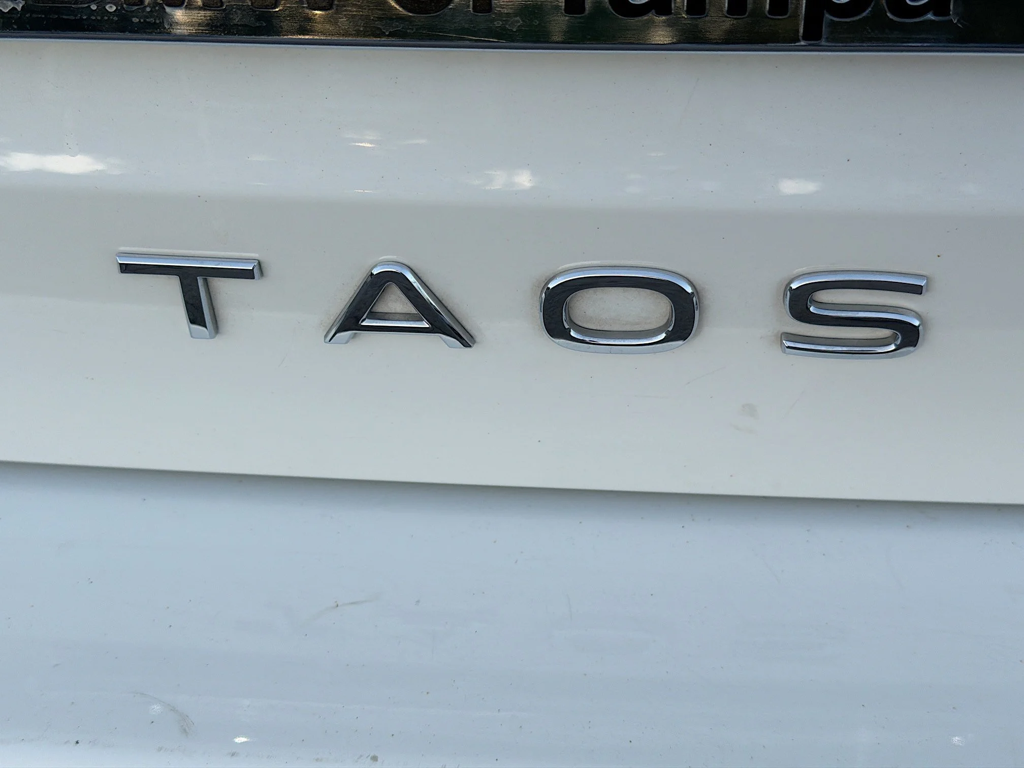 Used 2023 Pure White Volkswagen SE image 11